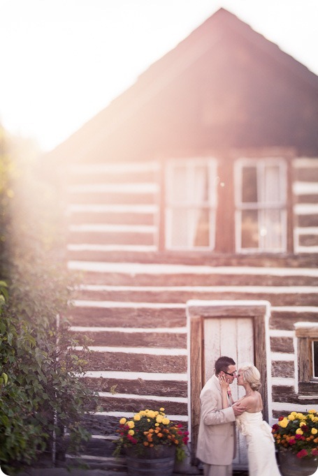 vintage-summerhill-schoolhouse-wedding-Kelowna_158_by-Kevin-Trowbridge