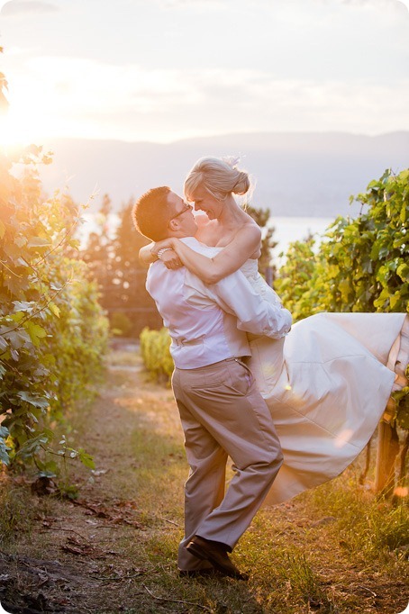 vintage-summerhill-schoolhouse-wedding-Kelowna_182_by-Kevin-Trowbridge