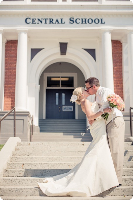 vintage-summerhill-schoolhouse-wedding-Kelowna_61_by-Kevin-Trowbridge