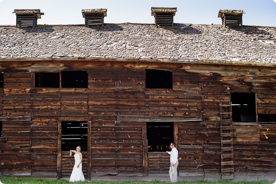 vintage-summerhill-schoolhouse-wedding-Kelowna_66_by-Kevin-Trowbridge