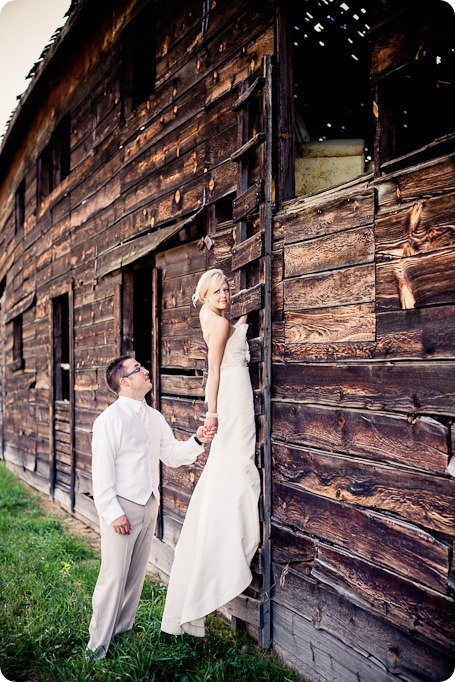 vintage-summerhill-schoolhouse-wedding-Kelowna_69_by-Kevin-Trowbridge