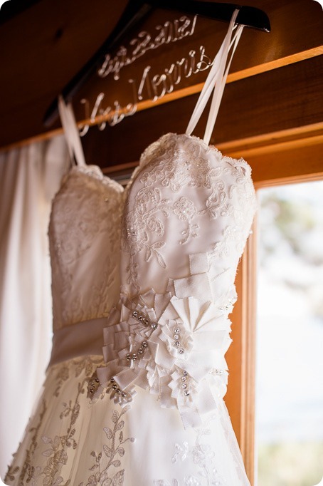 Kaleaden-rustic-elegant-wedding_Ponderosa-Point_Skaha-lake06_by-Kevin-Trowbridge