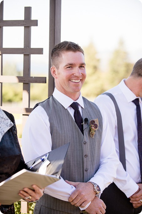 Kelowna-Summerhill-Winery-fall-wedding-vineyard-barn-pyramid-portraits45_by-Kevin-Trowbridge