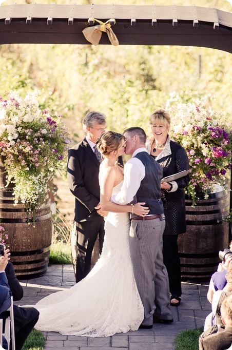 Kelowna-Summerhill-Winery-fall-wedding-vineyard-barn-pyramid-portraits52_by-Kevin-Trowbridge