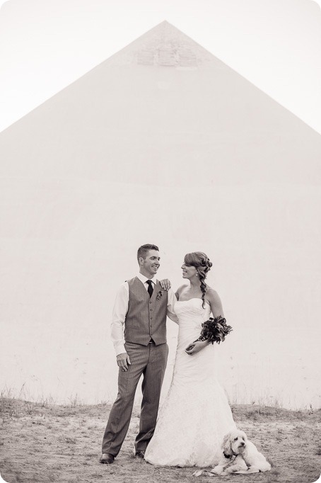 Kelowna-Summerhill-Winery-fall-wedding-vineyard-barn-pyramid-portraits61_by-Kevin-Trowbridge