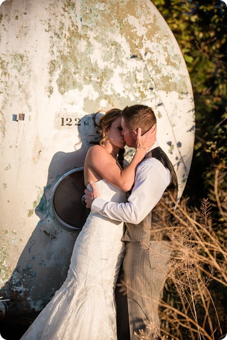 Kelowna-Summerhill-Winery-fall-wedding-vineyard-barn-pyramid-portraits62_by-Kevin-Trowbridge