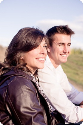 Kelowna-fall-autumn-farm-engagement-session-with-horses_1958_by-Kevin-Trowbridge