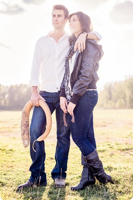 Kelowna-fall-autumn-farm-engagement-session-with-horses_2048_by-Kevin-Trowbridge