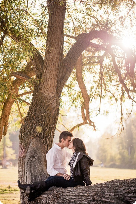 Kelowna-fall-autumn-farm-engagement-session-with-horses_2133_by-Kevin-Trowbridge