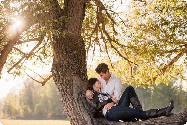 Kelowna-fall-autumn-farm-engagement-session-with-horses_3076_by-Kevin-Trowbridge