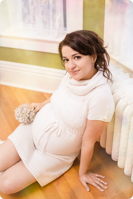 kelowna-maternity-session_beauty-portraits-bokeh_02_by-Kevin-Trowbridge