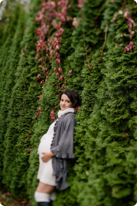 kelowna-maternity-session_beauty-portraits31_by-Kevin-Trowbridge