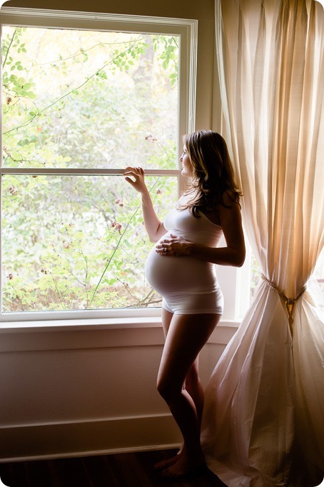 kelowna-beauty-session_maternity-portraits01_by-Kevin-Trowbridge