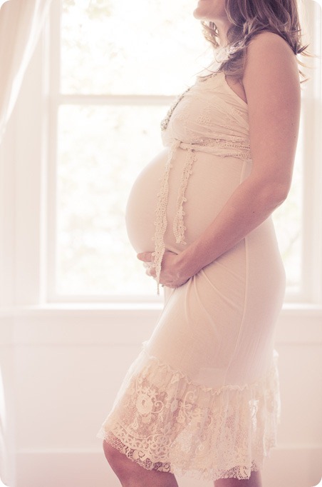 kelowna-beauty-session_maternity-portraits06_by-Kevin-Trowbridge
