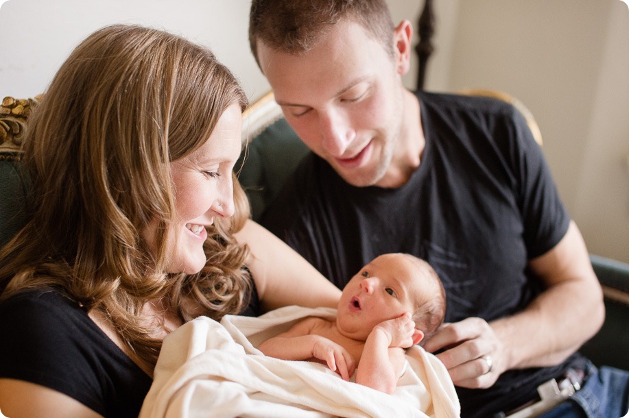 kelowna-newborn-session_baby-portraits01_by-Kevin-Trowbridge