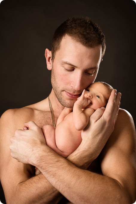 kelowna-newborn-session_baby-portraits_07_by-Kevin-Trowbridge-2