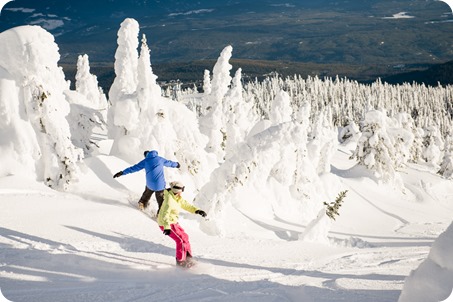 Big-White_snowboard-engagement-session_snowghost-portraits_106_by-Kevin-Trowbridge