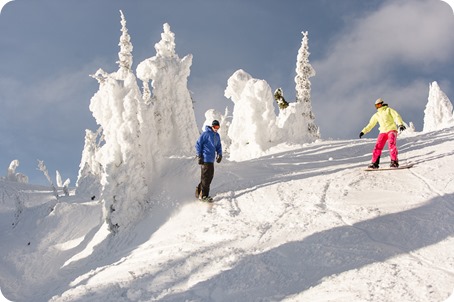 Big-White_snowboard-engagement-session_snowghost-portraits_108_by-Kevin-Trowbridge