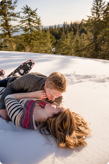 Crystal-Mountain_Kelowna-engagement-session_snowshoeing-smores_81_by-Kevin-Trowbridge