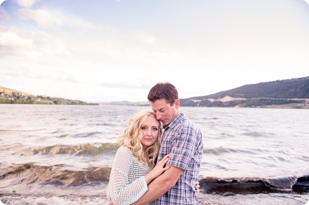 convertible-Cadillac_engagement-portraits_travel-cherry-orchard_Okanagan_108_by-Kevin-Trowbridge