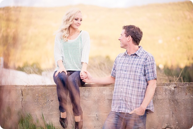 convertible-Cadillac_engagement-portraits_travel-cherry-orchard_Okanagan_119_by-Kevin-Trowbridge