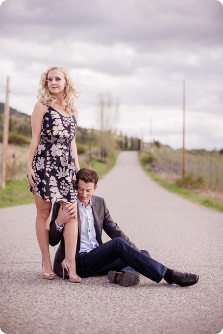 convertible-Cadillac_engagement-portraits_travel-cherry-orchard_Okanagan_20_by-Kevin-Trowbridge