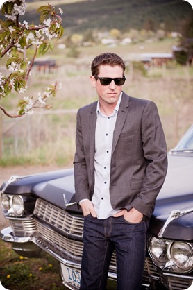 convertible-Cadillac_engagement-portraits_travel-cherry-orchard_Okanagan_28_by-Kevin-Trowbridge