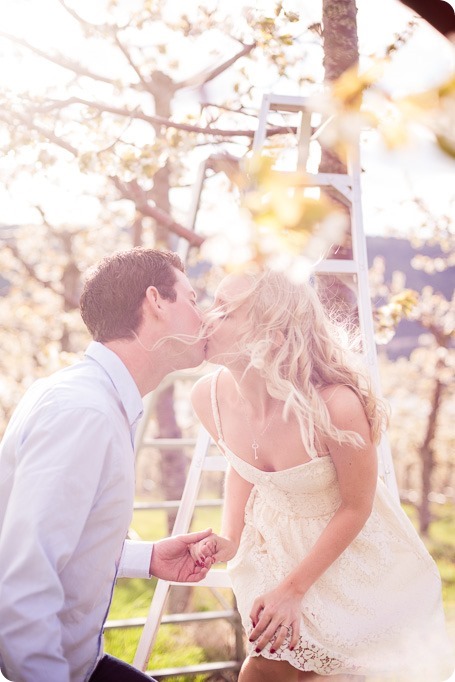 convertible-Cadillac_engagement-portraits_travel-cherry-orchard_Okanagan_41_by-Kevin-Trowbridge