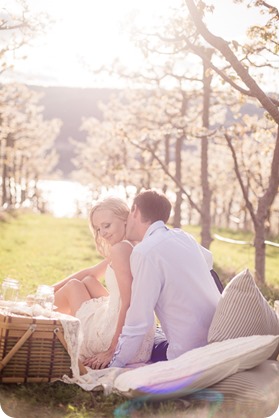 convertible-Cadillac_engagement-portraits_travel-cherry-orchard_Okanagan_62_by-Kevin-Trowbridge