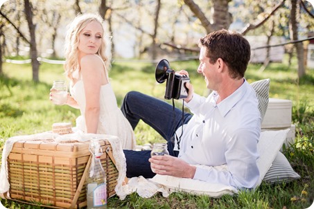 convertible-Cadillac_engagement-portraits_travel-cherry-orchard_Okanagan_67_by-Kevin-Trowbridge