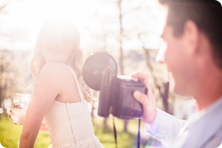 convertible-Cadillac_engagement-portraits_travel-cherry-orchard_Okanagan_68_by-Kevin-Trowbridge