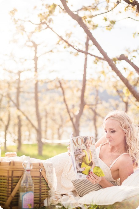 convertible-Cadillac_engagement-portraits_travel-cherry-orchard_Okanagan_72_by-Kevin-Trowbridge