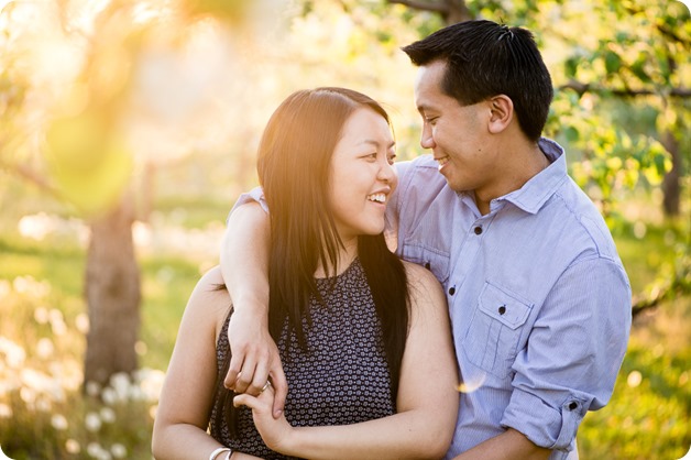 tandem-bike_engagement-portraits_apple-orchard_Kelowna_107_by-Kevin-Trowbridge