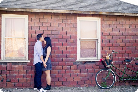 tandem-bike_engagement-portraits_apple-orchard_Kelowna_30_by-Kevin-Trowbridge