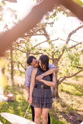 tandem-bike_engagement-portraits_apple-orchard_Kelowna_54_by-Kevin-Trowbridge