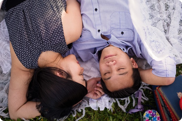 tandem-bike_engagement-portraits_apple-orchard_Kelowna_65_by-Kevin-Trowbridge