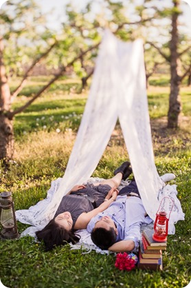 tandem-bike_engagement-portraits_apple-orchard_Kelowna_68_by-Kevin-Trowbridge