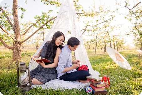 tandem-bike_engagement-portraits_apple-orchard_Kelowna_83_by-Kevin-Trowbridge