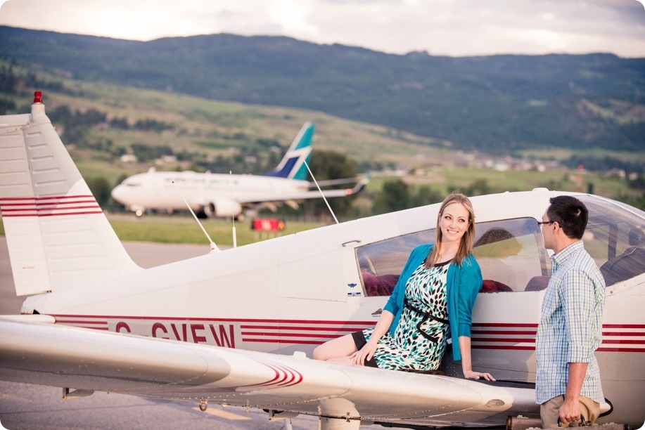 Kelowna-airport-engagement-session_airplane-portraits_63_by-Kevin-Trowbridge