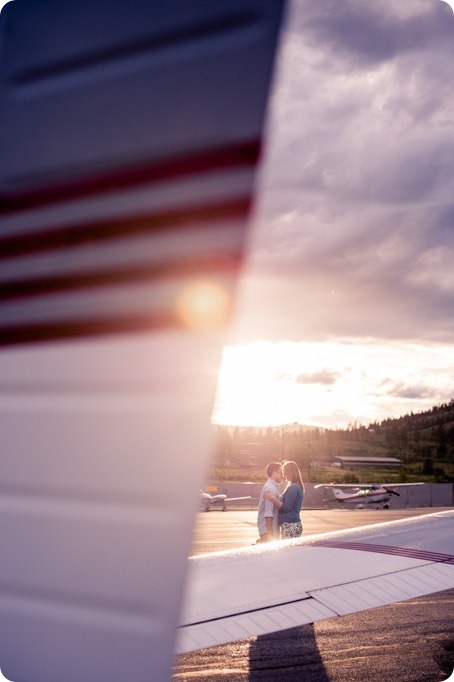 Kelowna-airport-engagement-session_airplane-portraits_72_by-Kevin-Trowbridge