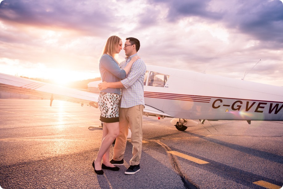 Kelowna-airport-engagement-session_airplane-portraits_93_by-Kevin-Trowbridge