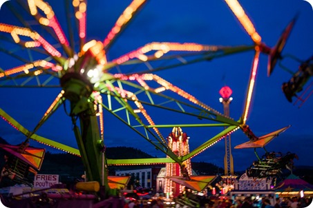 Kelowna-carnival-engagement-session_amusement-park-portraits168_by-Kevin-Trowbridge