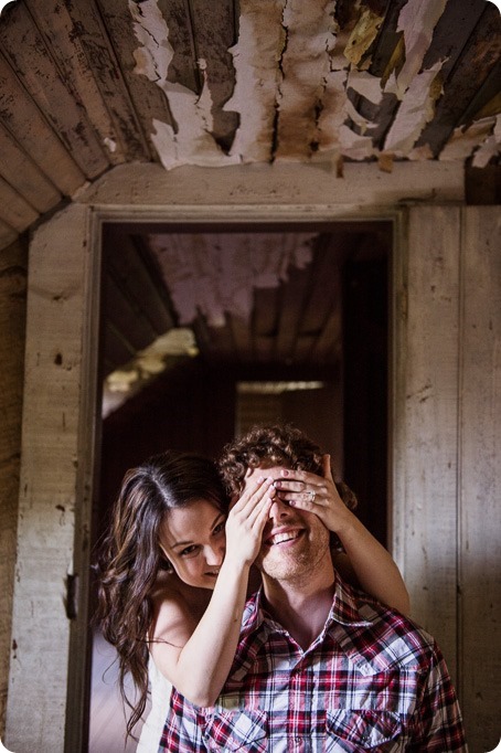 Kelowna-vintage-truck-engagement-session_heritage-orchard-photos106_by-Kevin-Trowbridge