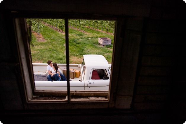 Kelowna-vintage-truck-engagement-session_heritage-orchard-photos112_by-Kevin-Trowbridge