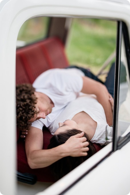 Kelowna-vintage-truck-engagement-session_heritage-orchard-photos127_by-Kevin-Trowbridge