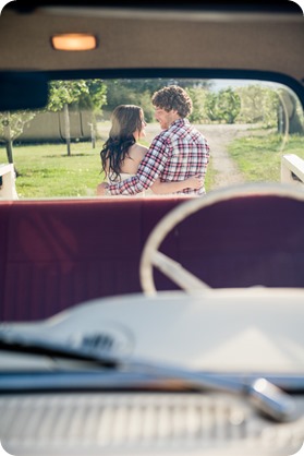 Kelowna-vintage-truck-engagement-session_heritage-orchard-photos24_by-Kevin-Trowbridge