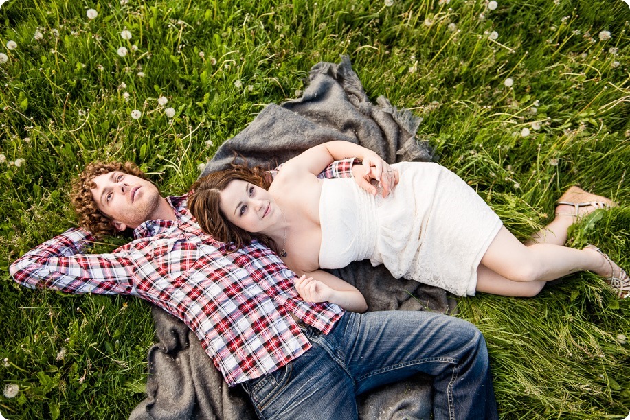 Kelowna-vintage-truck-engagement-session_heritage-orchard-photos59_by-Kevin-Trowbridge