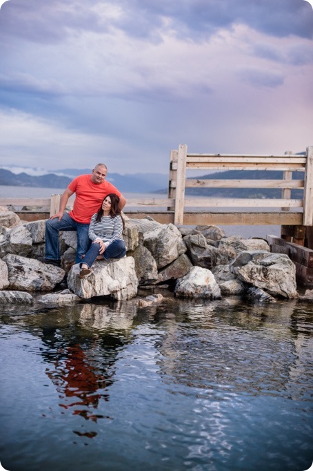 Okanagan-Centre-engagement-session_vineyard-lake-portraits_109_by-Kevin-Trowbridge