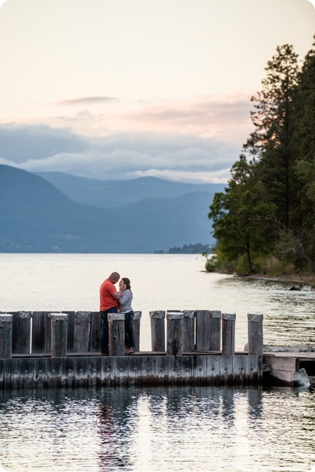 Okanagan-Centre-engagement-session_vineyard-lake-portraits_113_by-Kevin-Trowbridge