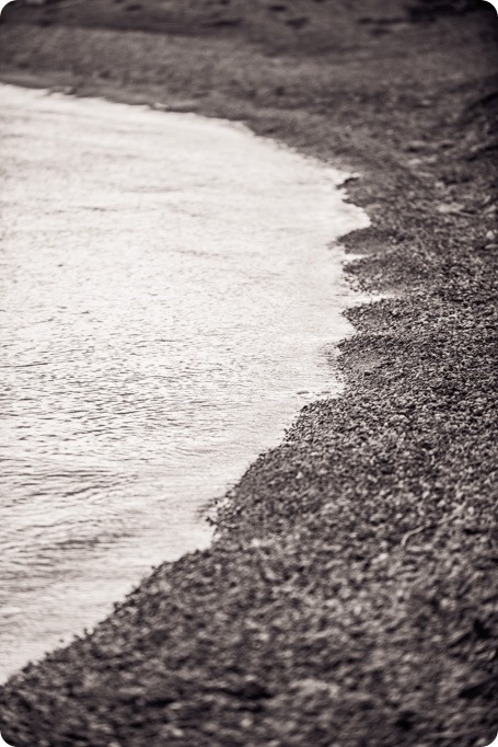 Okanagan-Centre-engagement-session_vineyard-lake-portraits_114_by-Kevin-Trowbridge